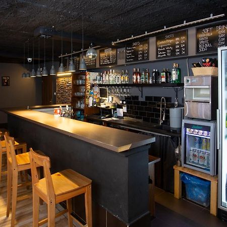 Patio Hostel Братислава Экстерьер фото