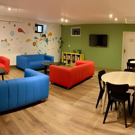 Patio Hostel Братислава Экстерьер фото