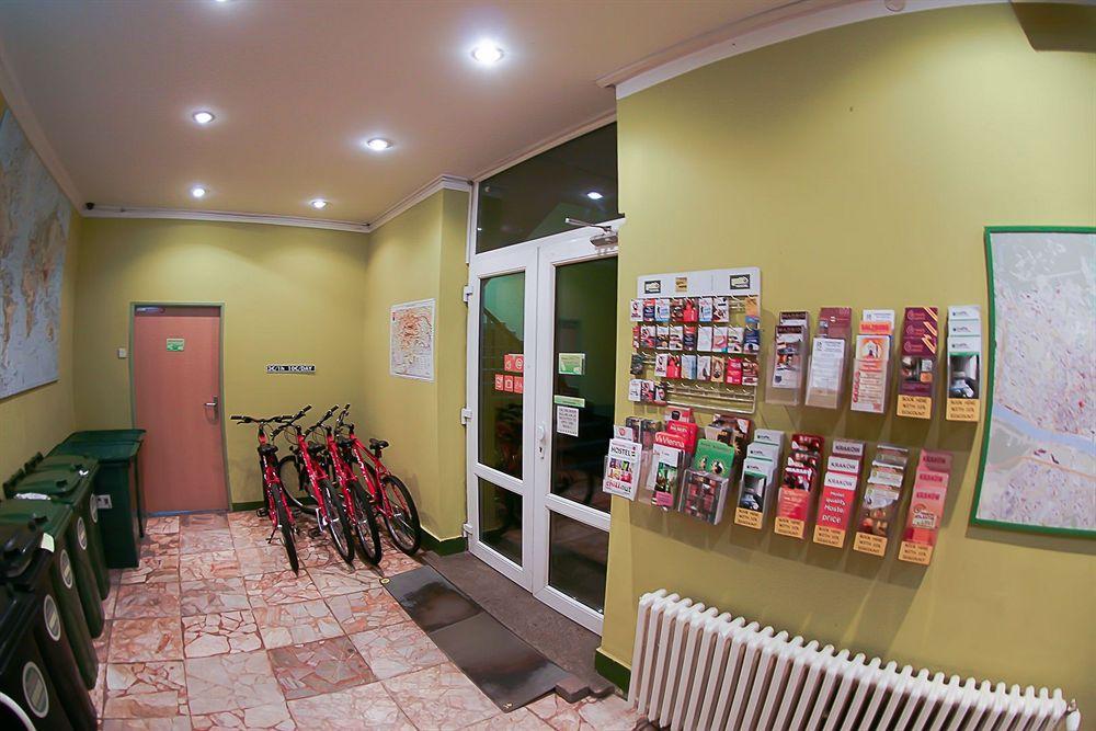Patio Hostel Братислава Экстерьер фото