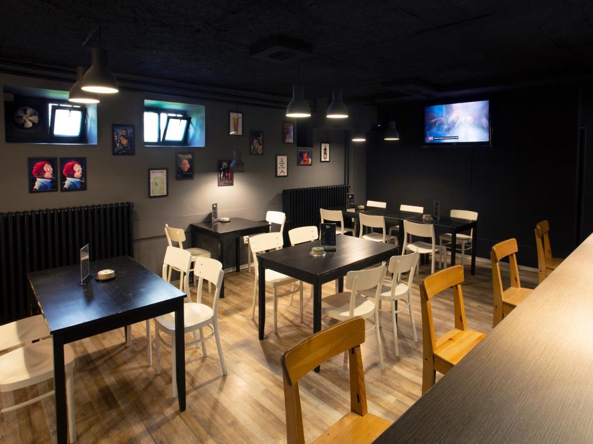 Patio Hostel Братислава Экстерьер фото