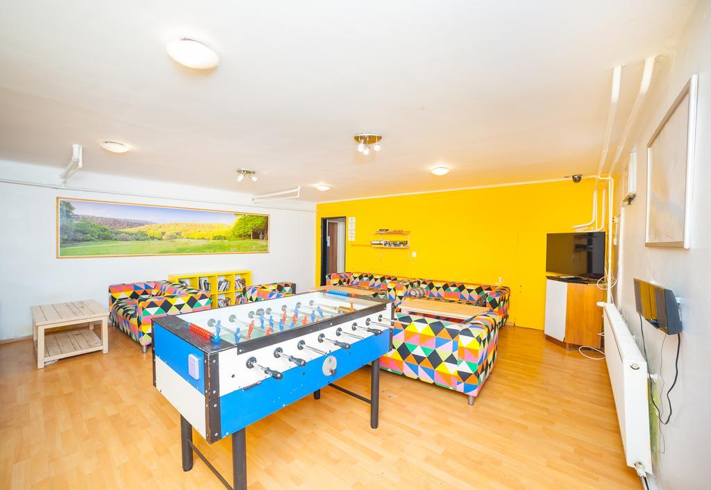 Patio Hostel Братислава Экстерьер фото