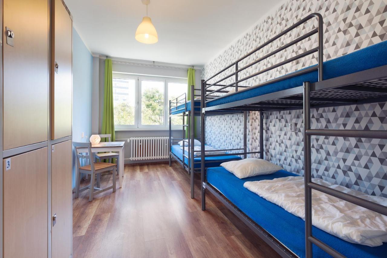Patio Hostel Братислава Экстерьер фото