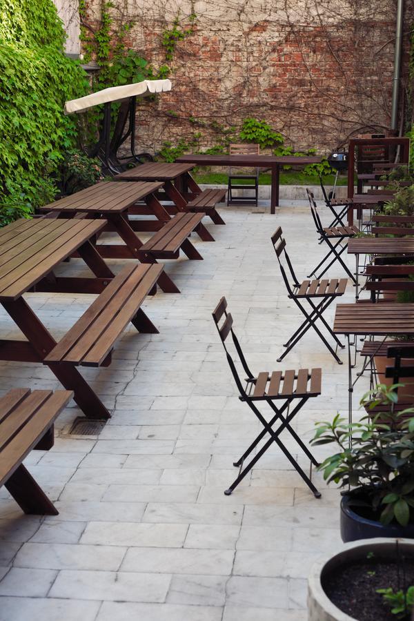 Patio Hostel Братислава Экстерьер фото