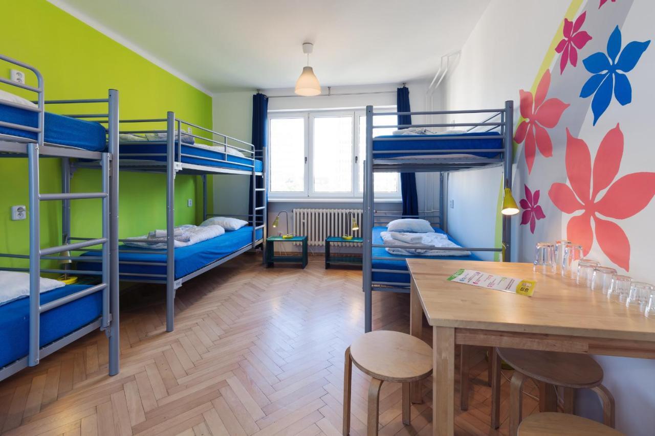 Patio Hostel Братислава Экстерьер фото
