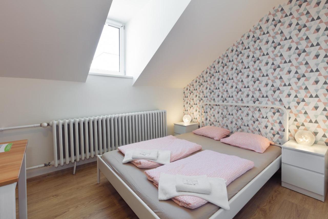 Patio Hostel Братислава Экстерьер фото