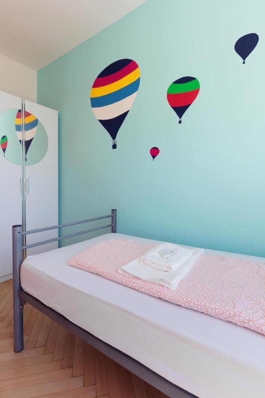 Patio Hostel Братислава Экстерьер фото