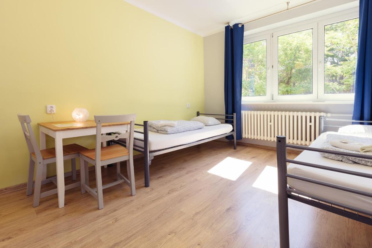 Patio Hostel Братислава Экстерьер фото