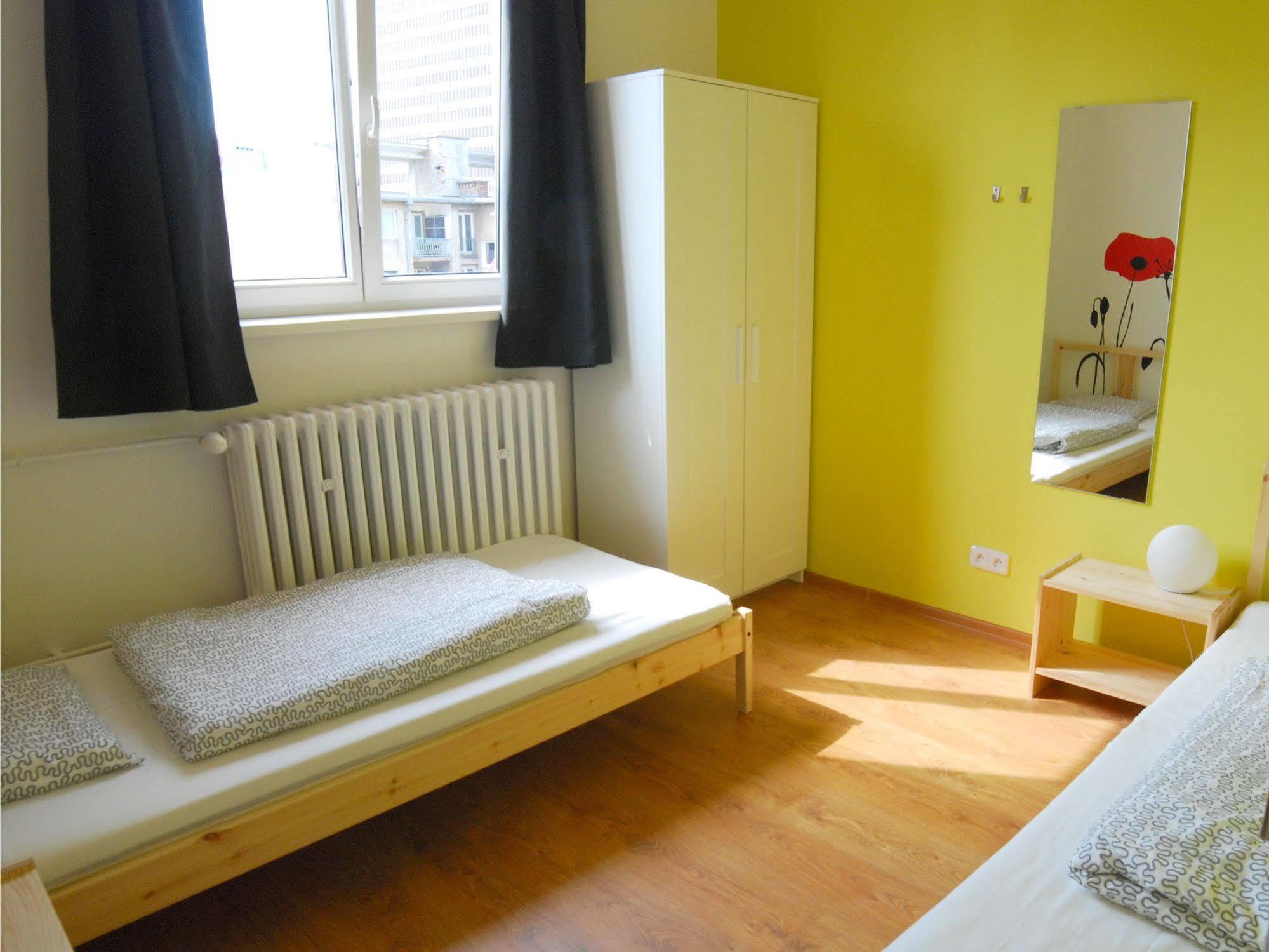 Patio Hostel Братислава Экстерьер фото
