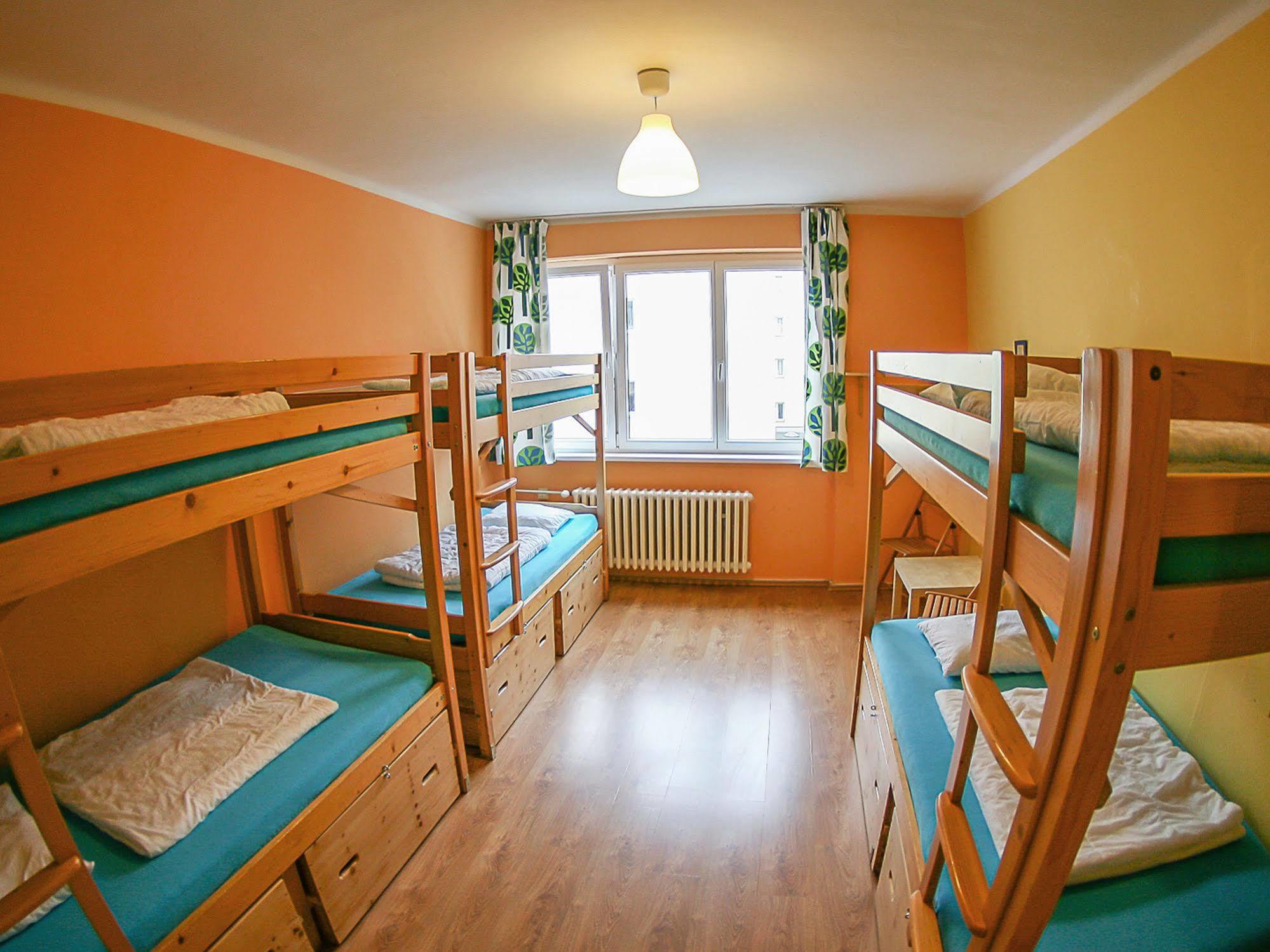 Patio Hostel Братислава Экстерьер фото