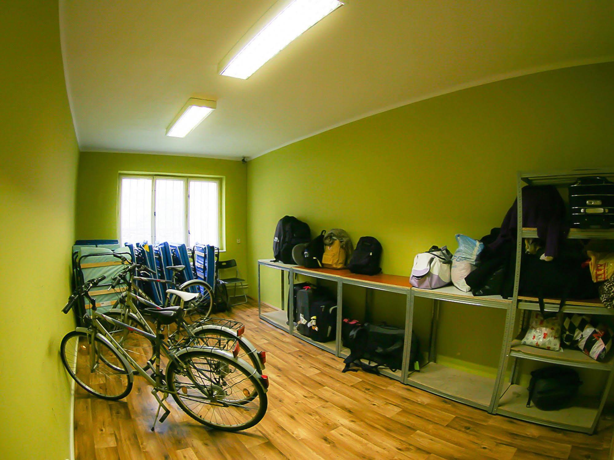Patio Hostel Братислава Экстерьер фото