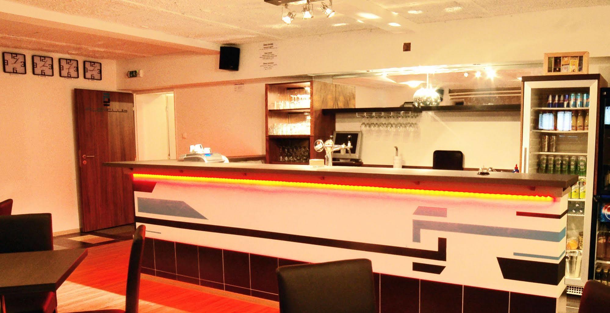 Patio Hostel Братислава Экстерьер фото
