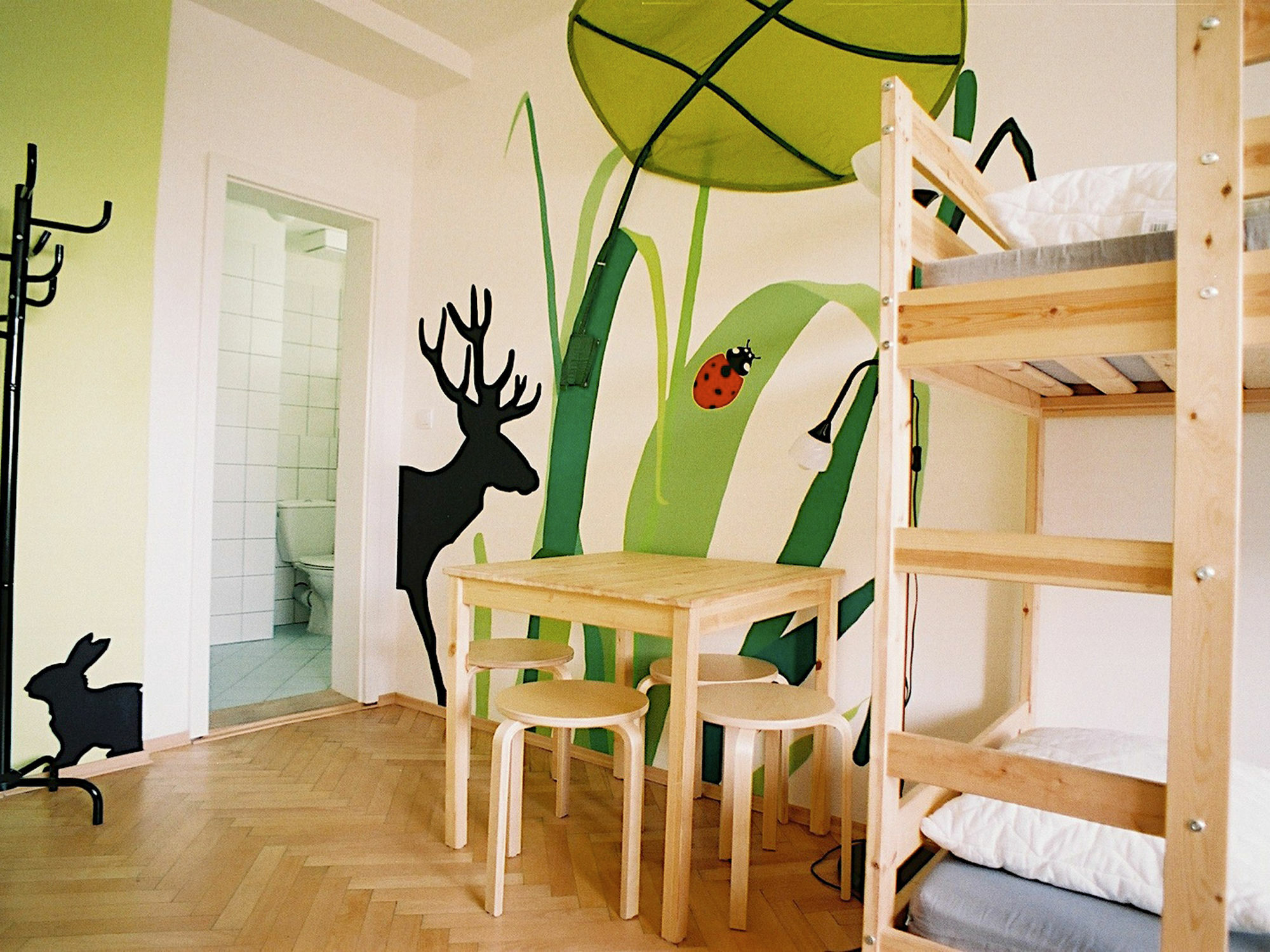 Patio Hostel Братислава Экстерьер фото