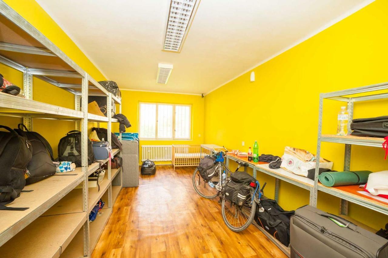 Patio Hostel Братислава Экстерьер фото